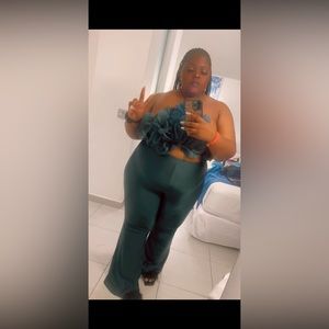 Size 2X  Hunter Green Fashion Nova Two Piece. Worn once for a birthday occasion.